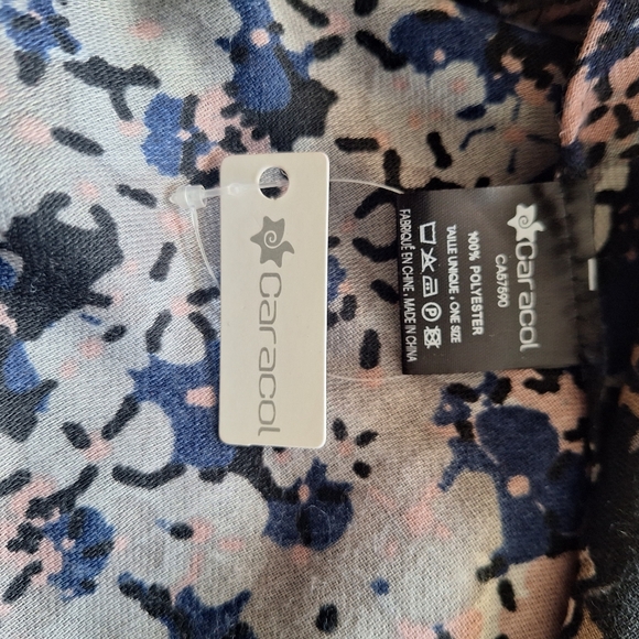 🖤 2 for 25$ NWT Huge scarf with floral design - Picture 2 of 2